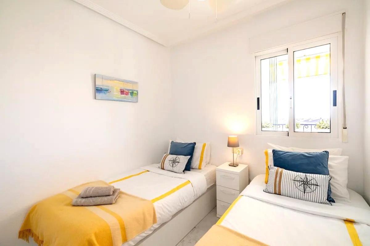 Penthouse Bellavista With Sea Views Apartman Torrevieja Kültér fotó