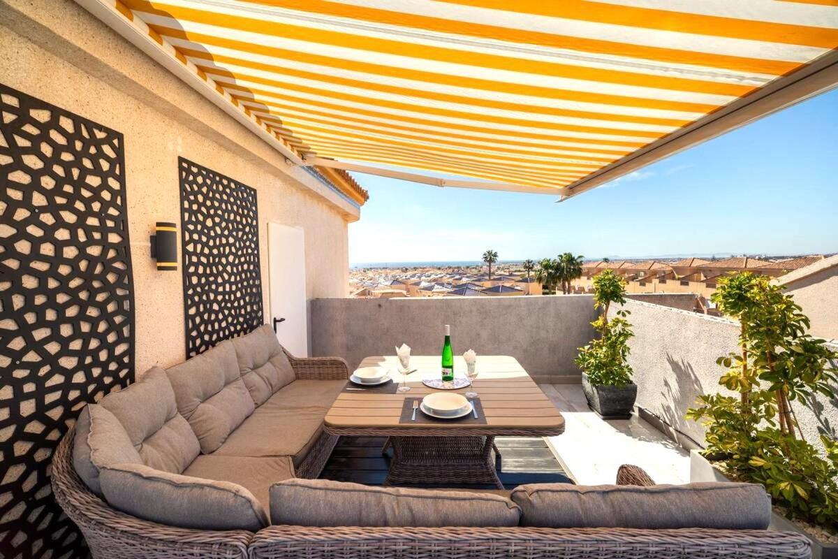 Penthouse Bellavista With Sea Views Apartman Torrevieja Kültér fotó